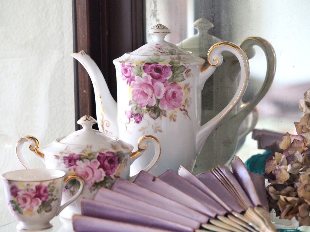 Antique tea pot styling by A Life More Beautiful. Let's work together to style your next photo shoot.